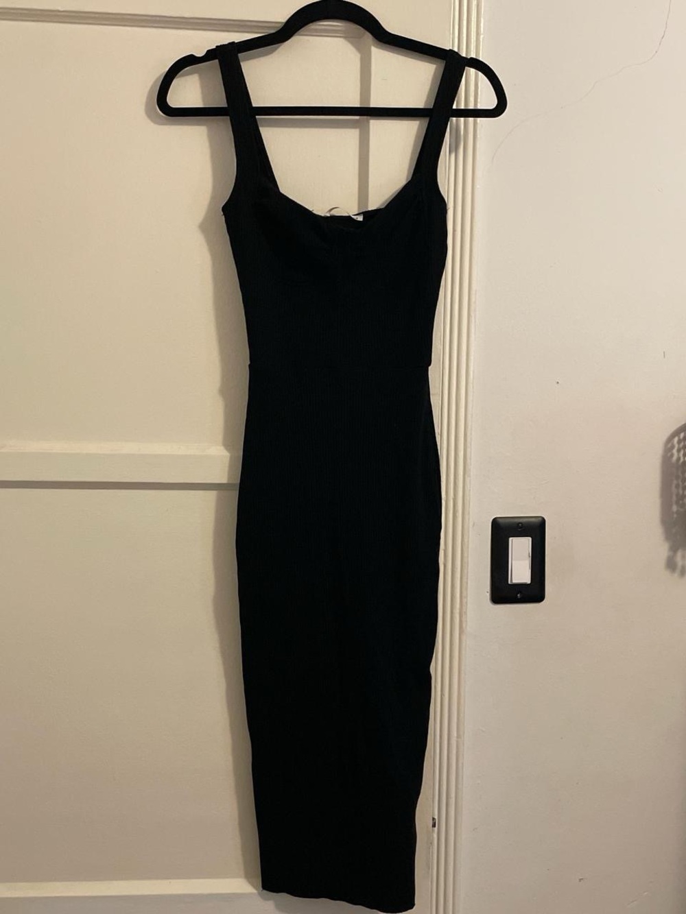 Reformation Black bodycon midi dress
XS